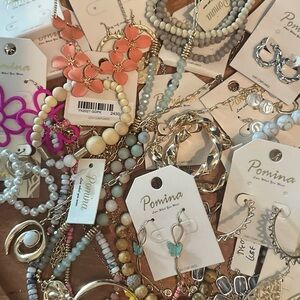 GIVEAWAY BRAND NEW FREE ACCESSORY-MUST LIKE LIVE SHOW FLYER